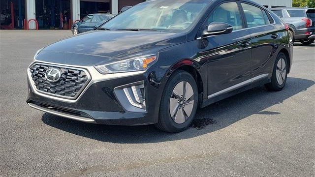 2022 Hyundai IONIQ Hybrid SE