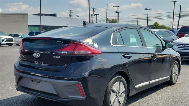 2022 Hyundai IONIQ Hybrid SE