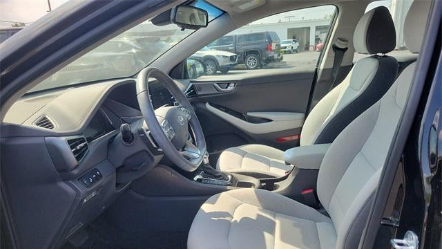 2022 Hyundai IONIQ Hybrid SE