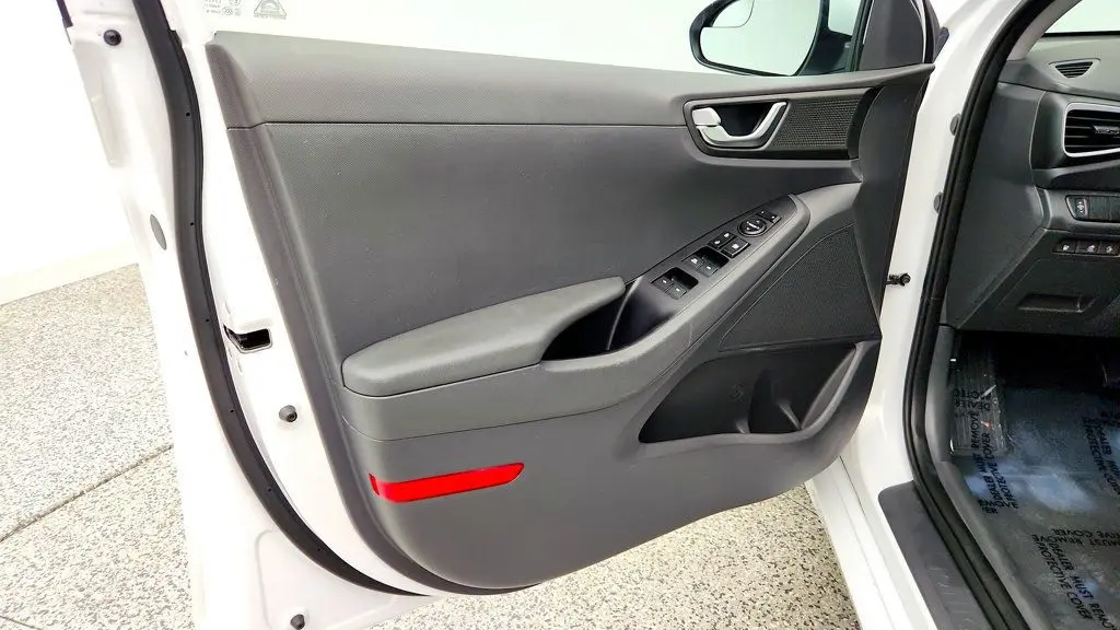2019 Hyundai Ioniq - $8,995