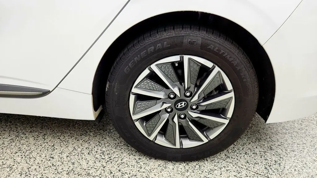 2020 Hyundai Ioniq - $12,995