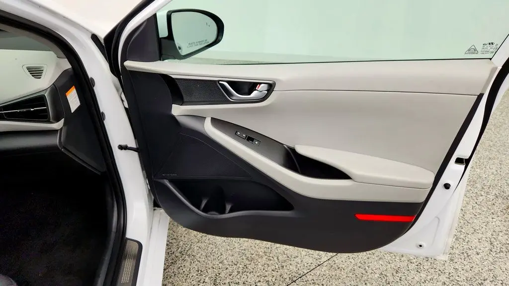 2020 Hyundai Ioniq - $12,995