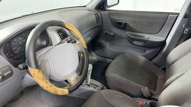 2001 Hyundai ACCENT GL