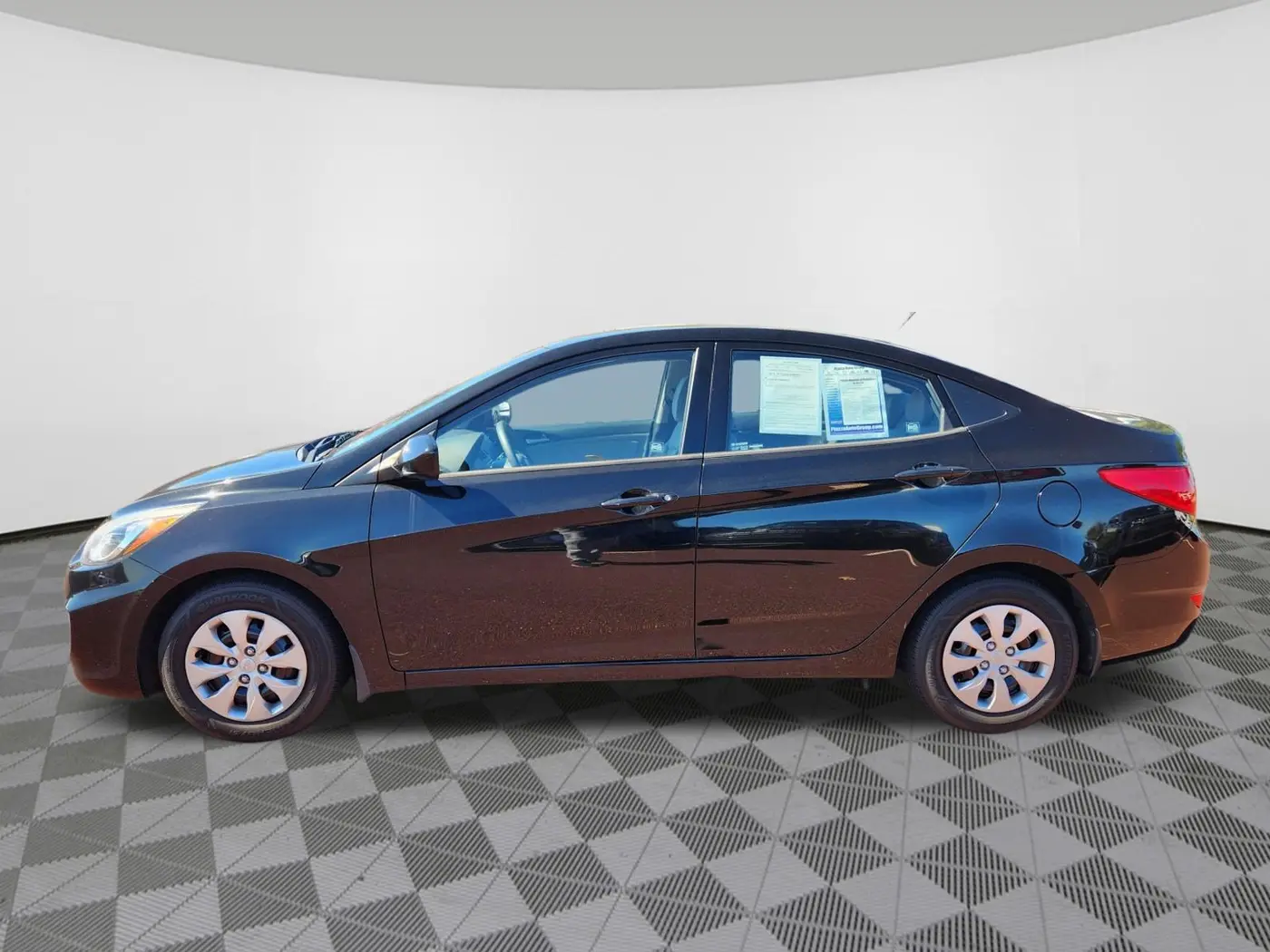 2015 Hyundai Accent - $10,495