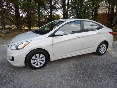 2016 Hyundai Accent SE 4DR Sedan 6A