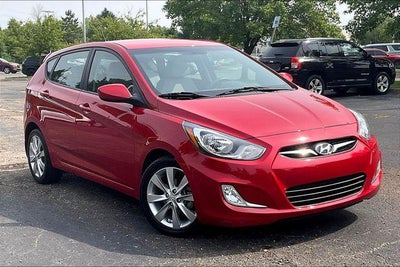 Photo of a 2012 Hyundai Accent SE 4DR Hatchback for sale