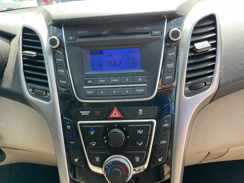 2016 Hyundai Elantra - $2,999