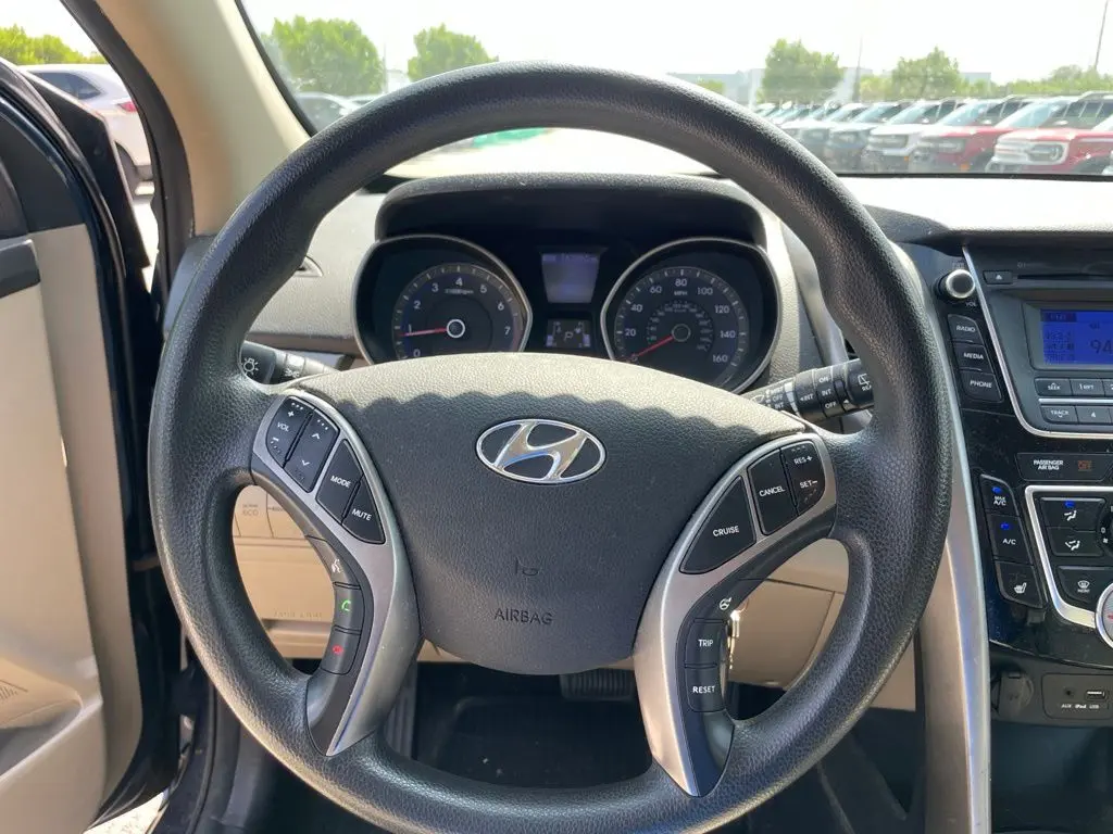 2016 Hyundai Elantra - $2,999