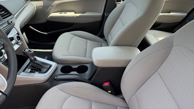 2019 Hyundai ELANTRA SE
