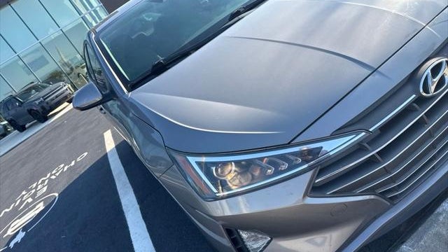 2020 Hyundai ELANTRA SE