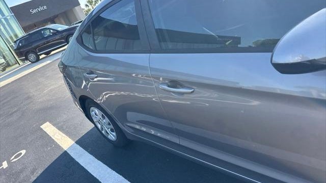 2020 Hyundai ELANTRA SE