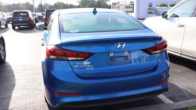 2017 Hyundai ELANTRA SE