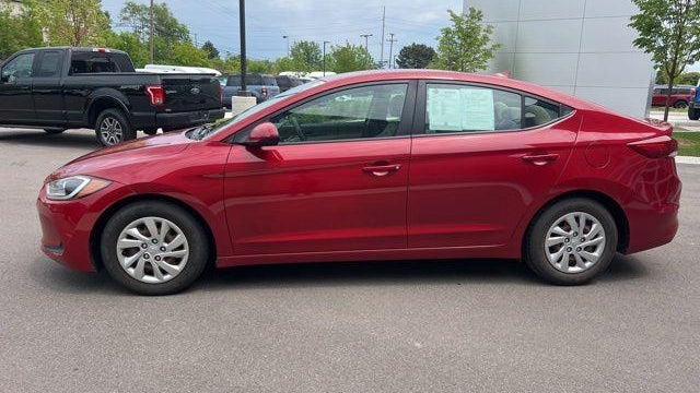 2017 Hyundai ELANTRA SE