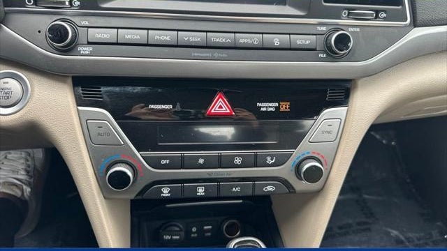 2017 Hyundai ELANTRA Limited
