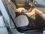 2017 Elantra Thumbnail 32