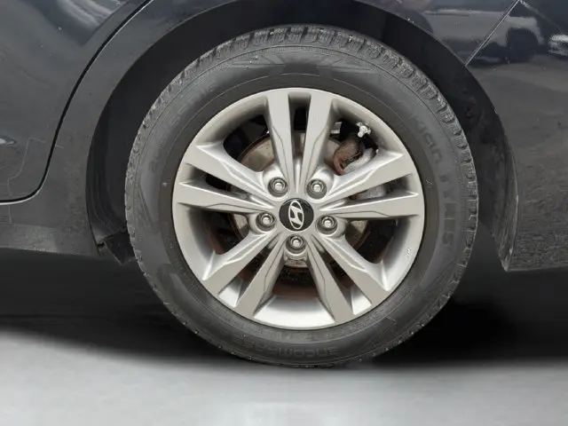 2018 Hyundai Elantra - $6,382