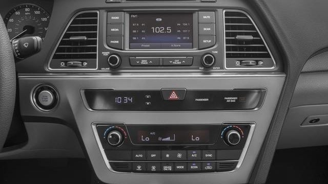 2017 Hyundai SONATA Hybrid SE