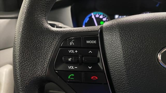 2016 Hyundai SONATA Hybrid SE