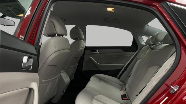 2016 Hyundai SONATA Hybrid SE
