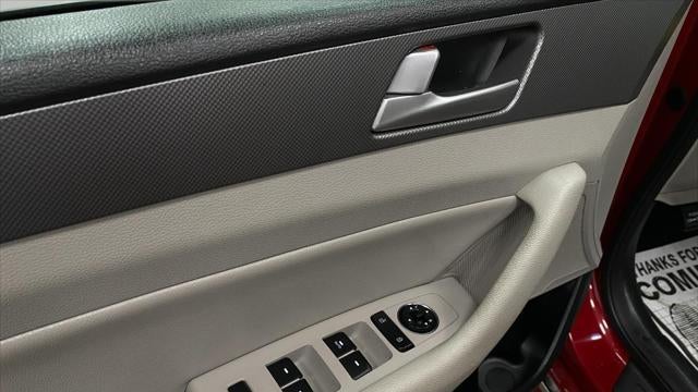 2016 Hyundai SONATA Hybrid SE