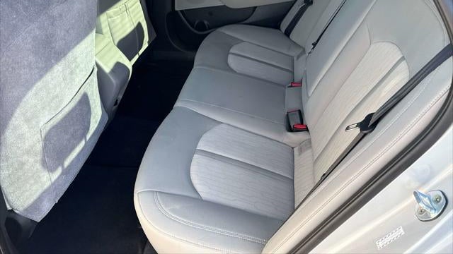 2016 Hyundai SONATA Hybrid SE