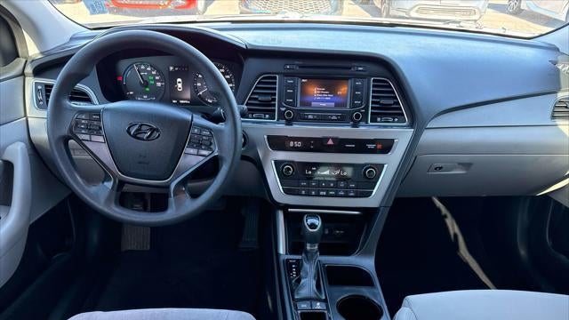 2016 Hyundai SONATA Hybrid SE
