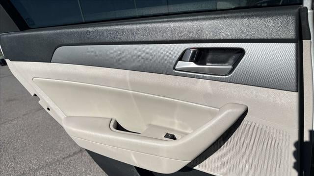 2016 Hyundai SONATA Hybrid SE