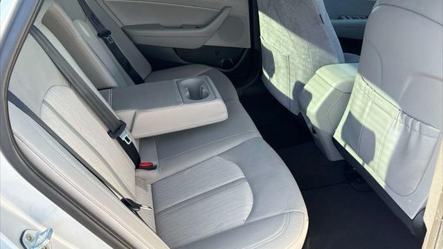 2016 Hyundai SONATA Hybrid SE