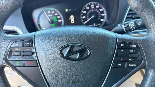 2016 Hyundai SONATA Hybrid SE