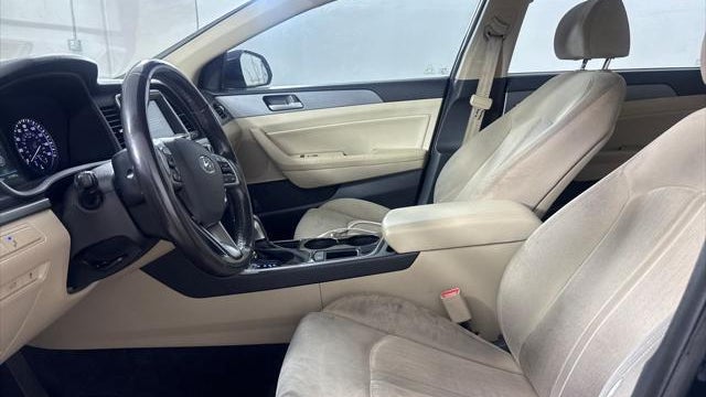 2019 Hyundai SONATA Hybrid SE