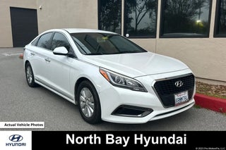 2017 Hyundai SONATA Hybrid with Hyper White Exterior