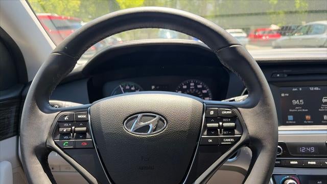 2017 Hyundai SONATA Hybrid Limited