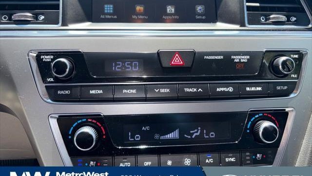 2017 Hyundai SONATA Hybrid Limited