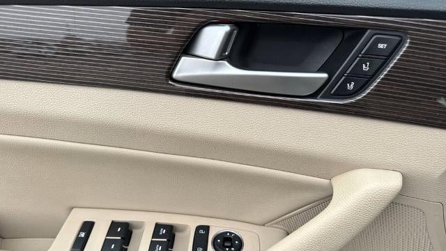 2019 Hyundai SONATA Hybrid Limited