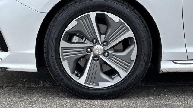 2019 Hyundai SONATA Hybrid Limited