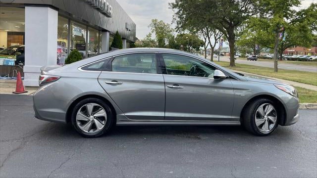 2017 Hyundai SONATA Hybrid Limited