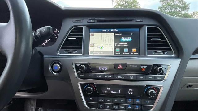 2017 Hyundai SONATA Hybrid Limited