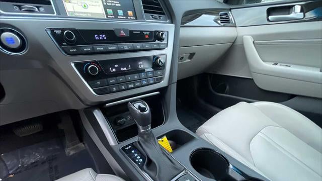 2017 Hyundai SONATA Hybrid Limited