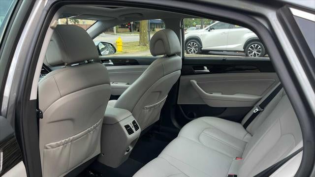 2017 Hyundai SONATA Hybrid Limited