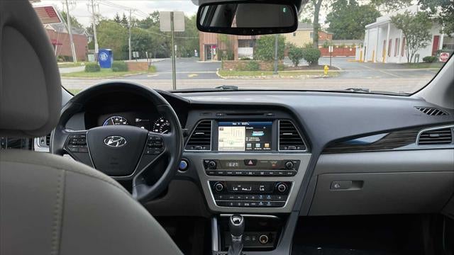 2017 Hyundai SONATA Hybrid Limited