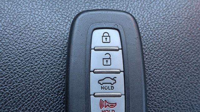 2015 Hyundai SONATA Hybrid Base
