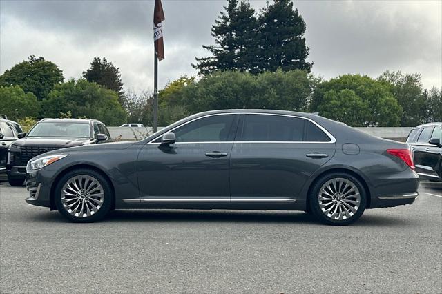2018 Genesis G90 - $26,990