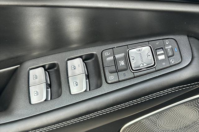 2018 Genesis G90 - $26,990
