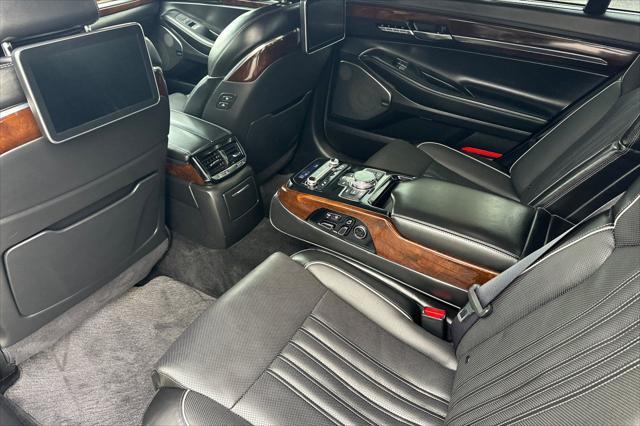 2018 Genesis G90 - $26,990