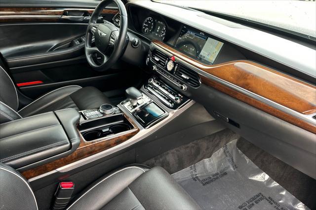 2018 Genesis G90 - $26,990