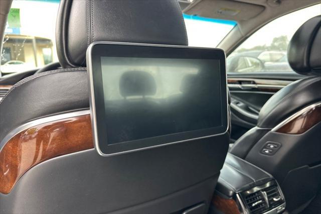 2018 Genesis G90 - $26,990