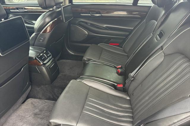 2018 Genesis G90 - $26,990