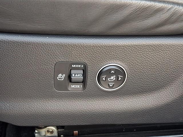 2013 Hyundai Equus - $7,695