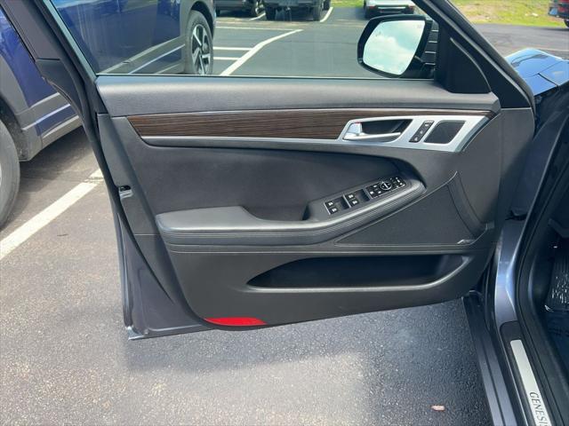 2015 Hyundai Genesis - $14,200