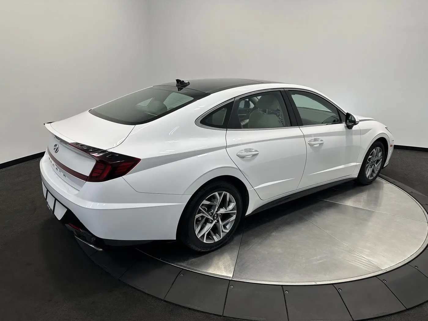 2023 Hyundai Sonata - $18,999
